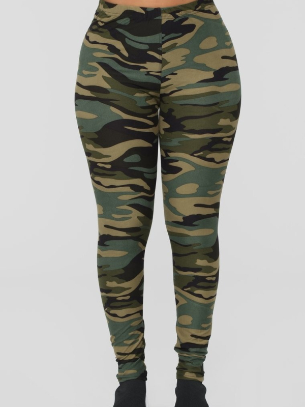 Kamuflažni print leggings u plus veličini, od Milk Silk tkanine, mješavina poliestera i elastana, tankog, uskog kroja, jesen 2023
