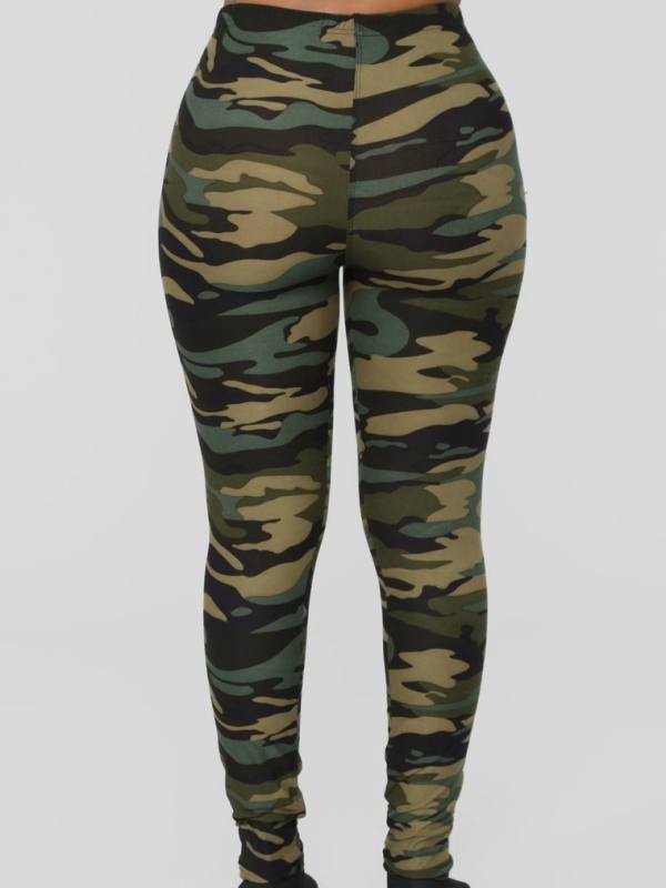 Kamuflažni print leggings u plus veličini, od Milk Silk tkanine, mješavina poliestera i elastana, tankog, uskog kroja, jesen 2023