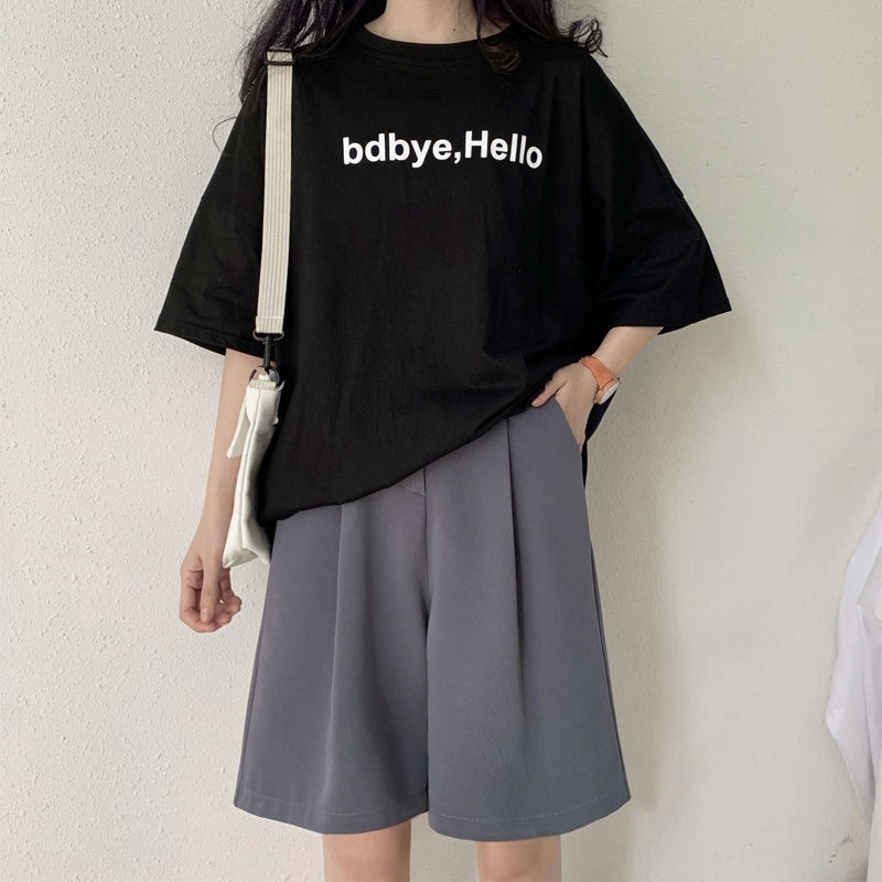 Sieviešu kostīmu šorti – augsts viduklis, hot pants garums, korejiešu stila taisa silueta, audums: spandeks un šifons