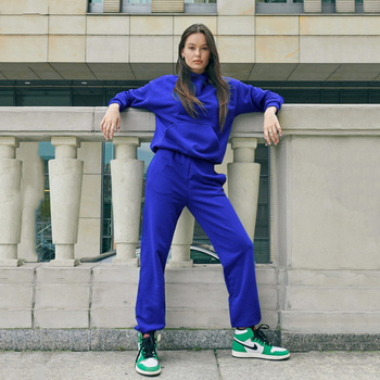Дамски спортно-елегантен комплект с качулка и панталони, еднотонен модел, трикотажна материя, полиестер + памук, дълги ръкави, градски стил, пролет 2022