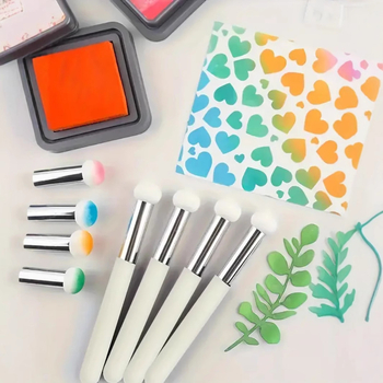 Σετ τεσσάρων πινέλων μακιγιάζ για κονσίλερ και highlighter; πλαστικές λαβές, μακριές; συνολικό μήκος 12 εκ