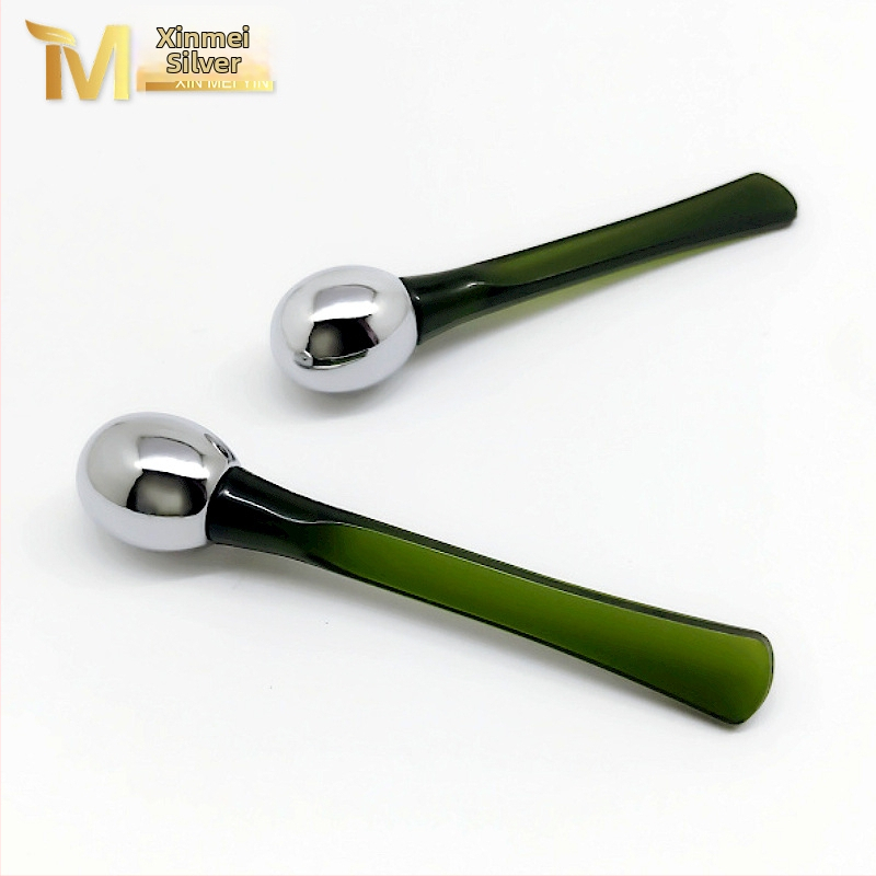 Metāla acu masāžas nūjiņa – rokas masāža; bez elektrības; 6 mēnešu derīguma termiņš; domātas kosmētikas dāvanas gan mājsaimniecībai, gan profesionālai lietošanai (roku masāža; bez elektrības; 6 mēnešu derīguma termiņš)