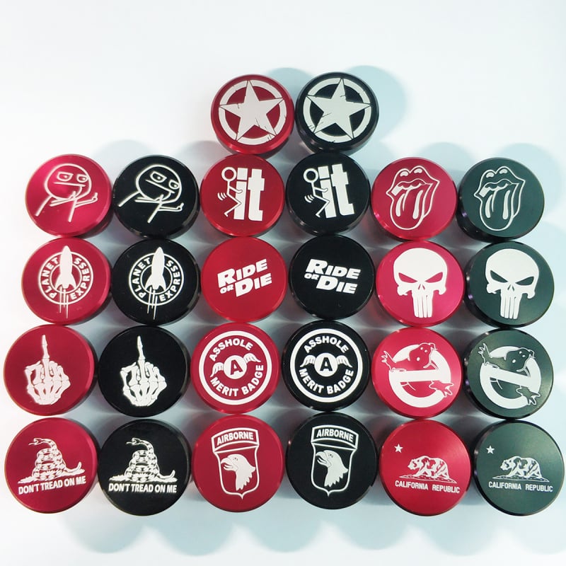 Metalo automobilio ir motociklo uždegimo gaubtas, dulkėms atsparus, valstybės vėliavos dizainas