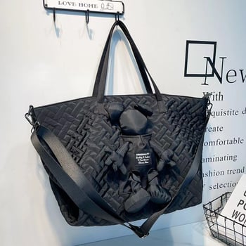 Nylon tote táska poliészter bélés, cipzáras nyitás, három vállpánt, belső zsebek: cipzáros és telefonzseb.