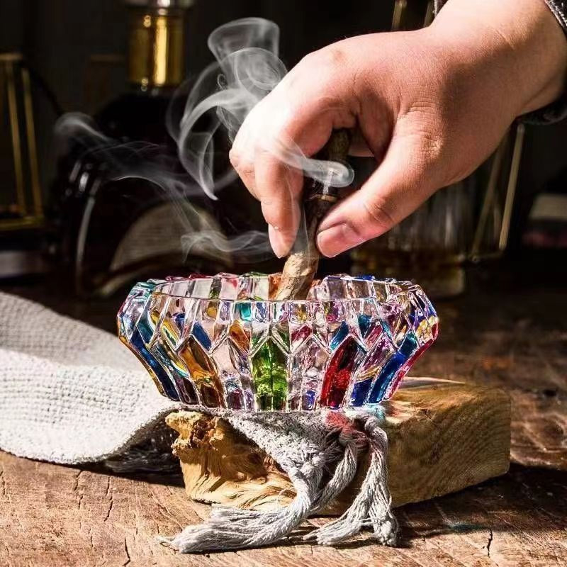 Kézzel festett csíkos hamutál vastag kristályüvegből, dekoratív, pastoral és egyszerű stílus, márka Flavinmci/Flaventz, származás Fengyang