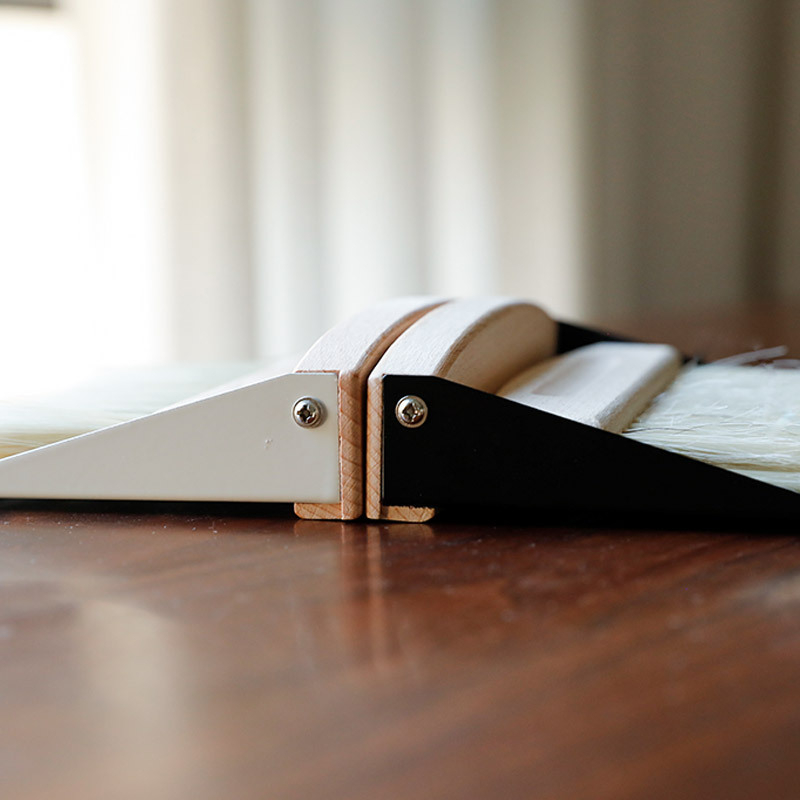 Mini stalinis stalo švaros komplektas: šepetėlis ir dulkių mentelė iš nerūdijančio plieno, išleistas 2018 m., pakuotė 1 vnt.