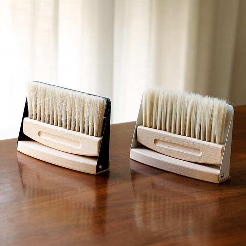 Mini stalinis stalo švaros komplektas: šepetėlis ir dulkių mentelė iš nerūdijančio plieno, išleistas 2018 m., pakuotė 1 vnt.