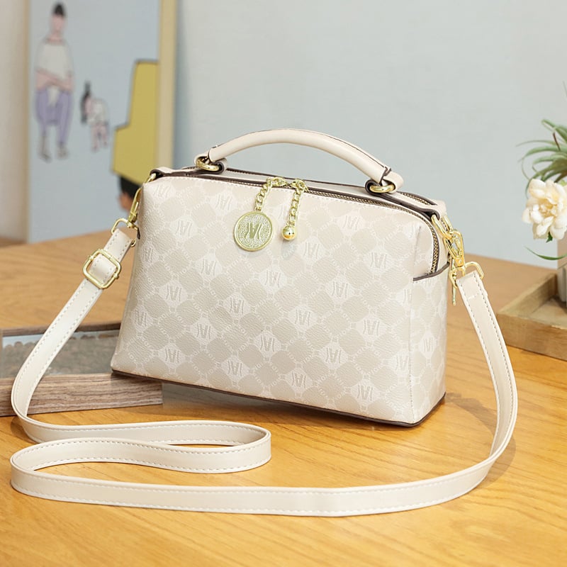 Női keresztpántos táska utcai stílusban, PU anyagból, vízszintes négyzetes forma, cipzáras záródás, poliészter bélés