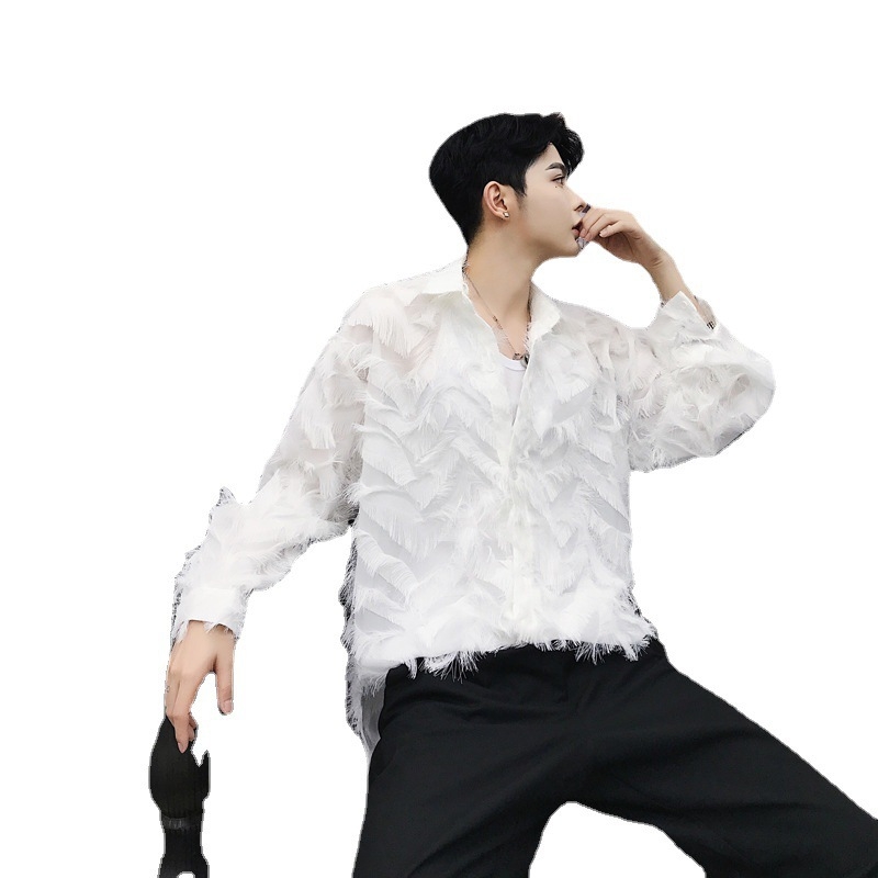 Dvaro stiliaus marškiniai su pūkų flokavimo audiniu, apykaklė su lapeliu, ilgos rankovės, laisvas kirpimas, poliesterio mišinys