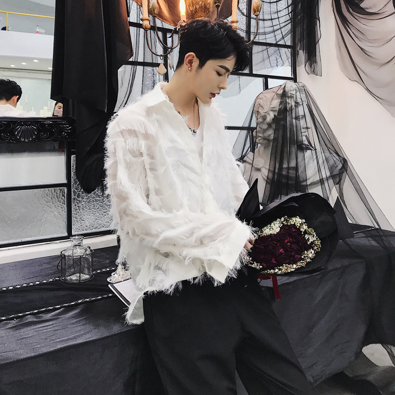 Dvaro stiliaus marškiniai su pūkų flokavimo audiniu, apykaklė su lapeliu, ilgos rankovės, laisvas kirpimas, poliesterio mišinys