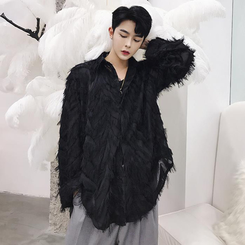 Dvaro stiliaus marškiniai su pūkų flokavimo audiniu, apykaklė su lapeliu, ilgos rankovės, laisvas kirpimas, poliesterio mišinys