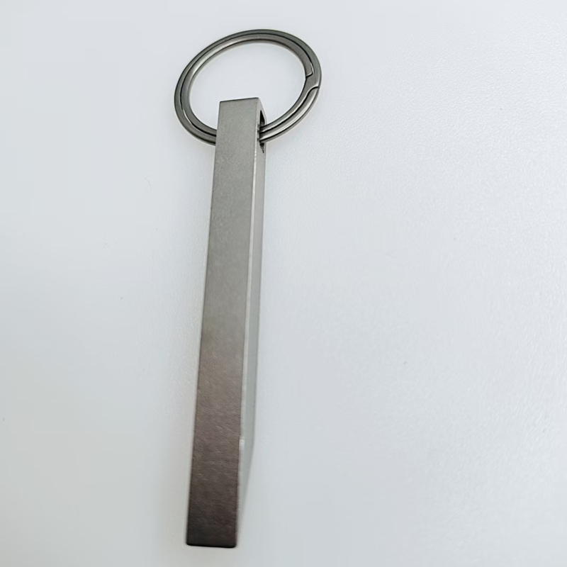 Nešiojamas sunkus crowbar – EDC įrankis pakabukui, titano lydinys