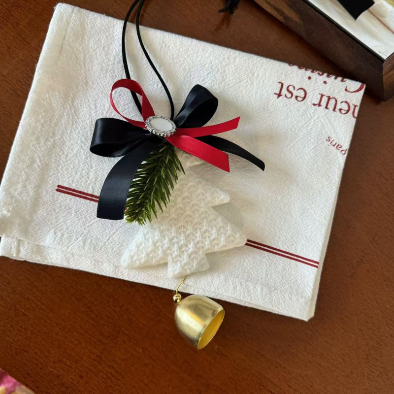 Plišani automobilski privjesak — minimalistički stil, unutarnja dekoracija automobila, marka Flower mo