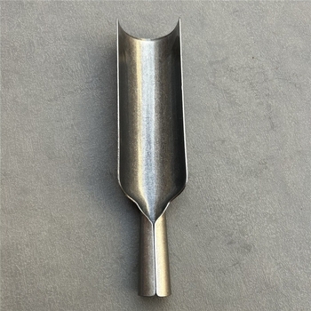 Daugiatikslė plieno kastuvas žemės ūkiui — kasimas, medžių sodinimas, duobių kasimas ir žemės šalinimas; be ženklo, plačiai taikomas