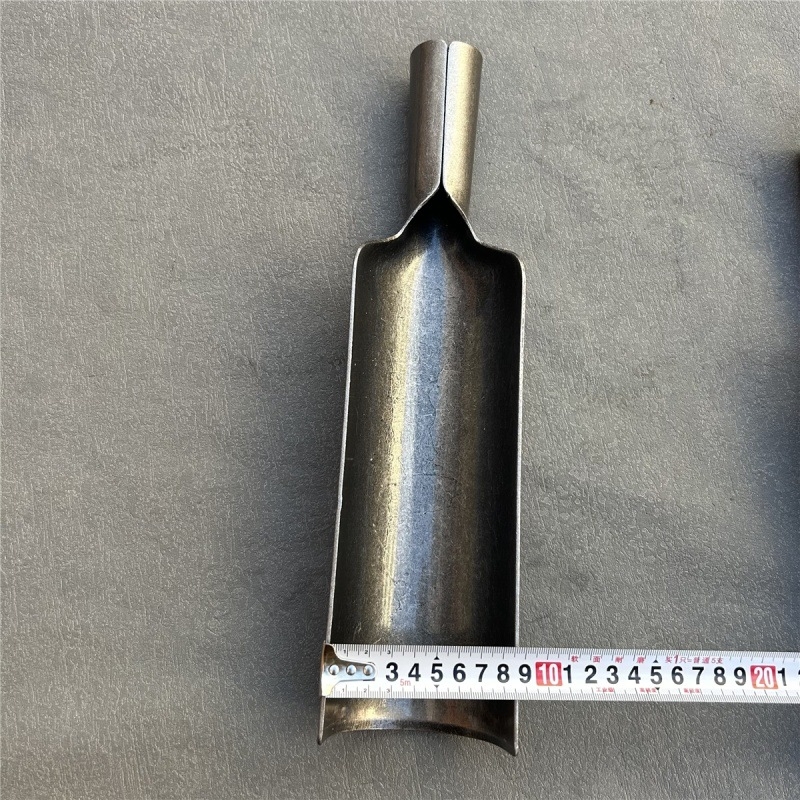 Daugiatikslė plieno kastuvas žemės ūkiui — kasimas, medžių sodinimas, duobių kasimas ir žemės šalinimas; be ženklo, plačiai taikomas