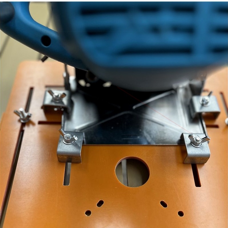 Drvena baza ploča s mjernom skalom i laserskim vodilom, Bakelitni rezni dodatak