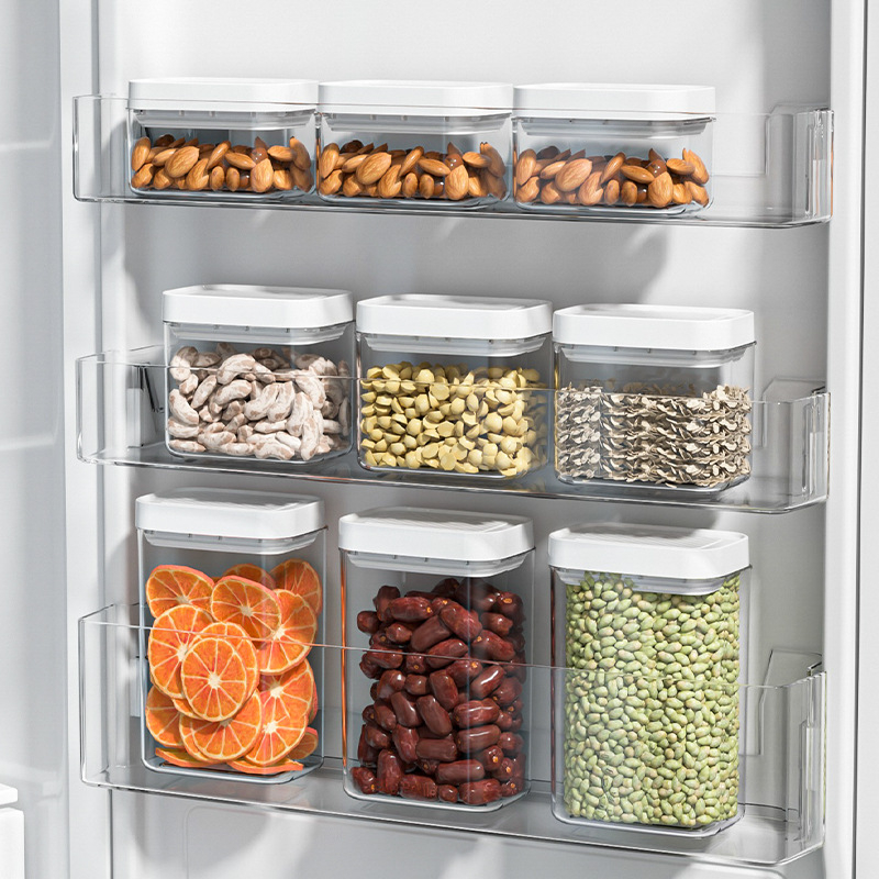 Plastikinis virtuvės laikymo indas grūdams ir sausiems produktams, skaidrus, kvadratinė forma, talpa 800–1000 ml, modernus minimalistinis dizainas