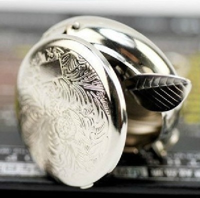 Prijenosni metalni pepeljara, europskog kružnog stila, s prstenom za ključeve; metalna konstrukcija; nije uvezen; pogodan kao poklon za rođendan ili novi dom