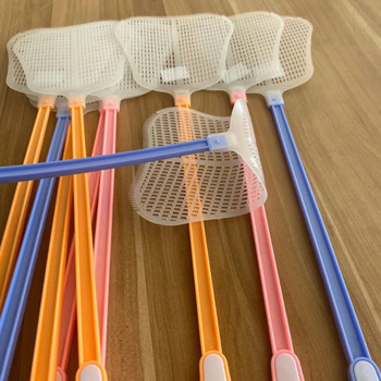 Musės mentele - plastmasinė, patvari, paprastas karikatūrinis dizainas namų ūkiui