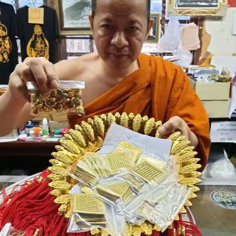 Bakreni Buddha privjesak – metalni amulet, budistički dodatak