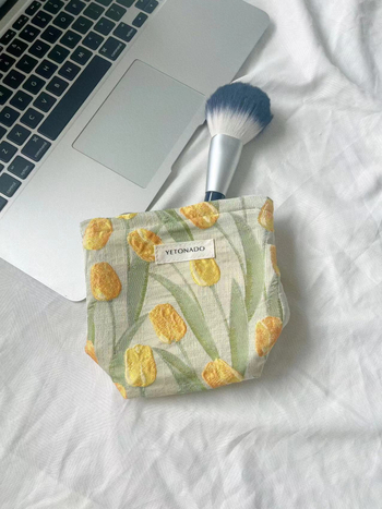 Női kozmetikai táska nagy kapacitású — eredeti niche dizájn, elegáns jacquard clutch, vászonból, tote táska, cipzár, vízszintes négyszög alakú forma, nyitható külső zseb