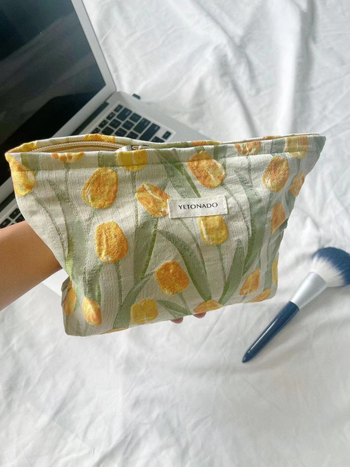 Női kozmetikai táska nagy kapacitású — eredeti niche dizájn, elegáns jacquard clutch, vászonból, tote táska, cipzár, vízszintes négyszög alakú forma, nyitható külső zseb