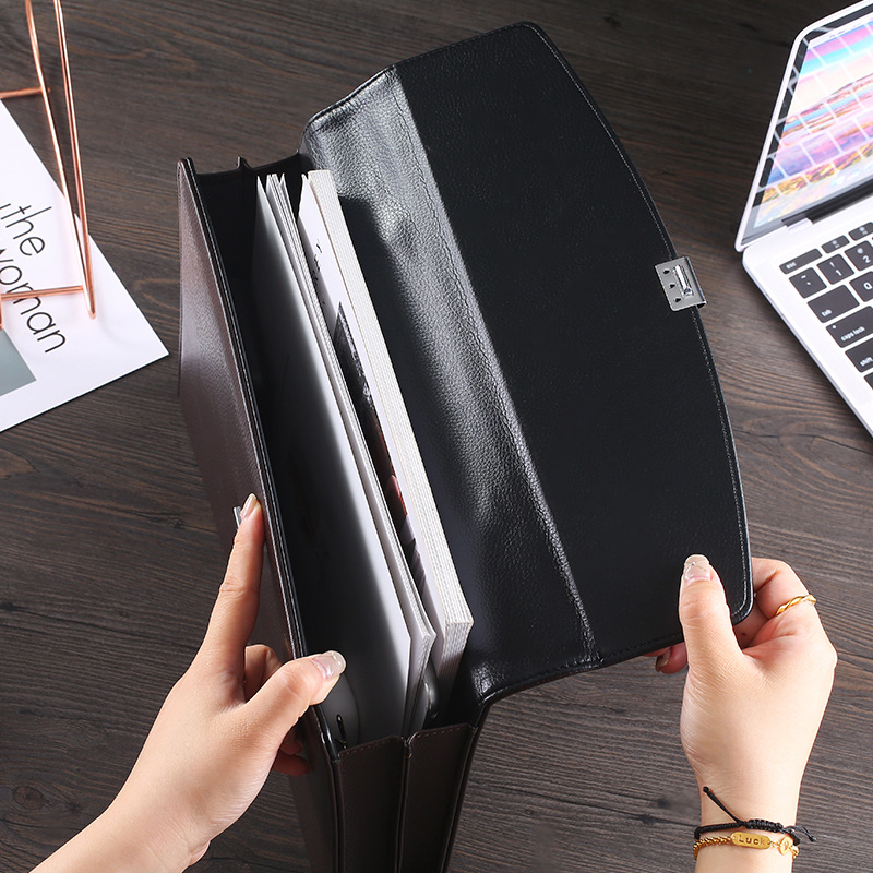 Кожена папка за документи A4 със заключване с парола, KC Password Briefcase (Dolby модел), едноклипсна конструкция, подходяща за A4 документи, дебелина на плочата 0.5 мм, ширина на гърба 5 см