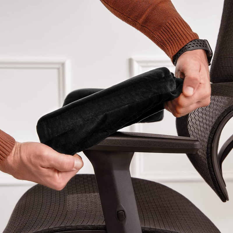 Kėdės rankos atramos pagalvėlė | atminties putos | rankų darbo | pritaikoma | tik vienoje pusėje