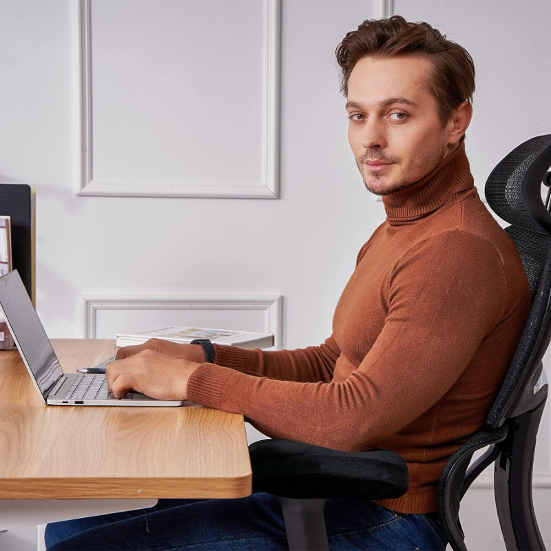 Kėdės rankos atramos pagalvėlė | atminties putos | rankų darbo | pritaikoma | tik vienoje pusėje