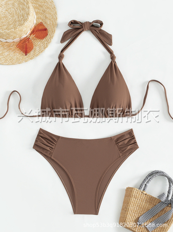 Bikini s trokutastim halterom i jastučićem - 80% najlon, 20% spandex; podstava 95% poliester, 5% spandex; jednobojan