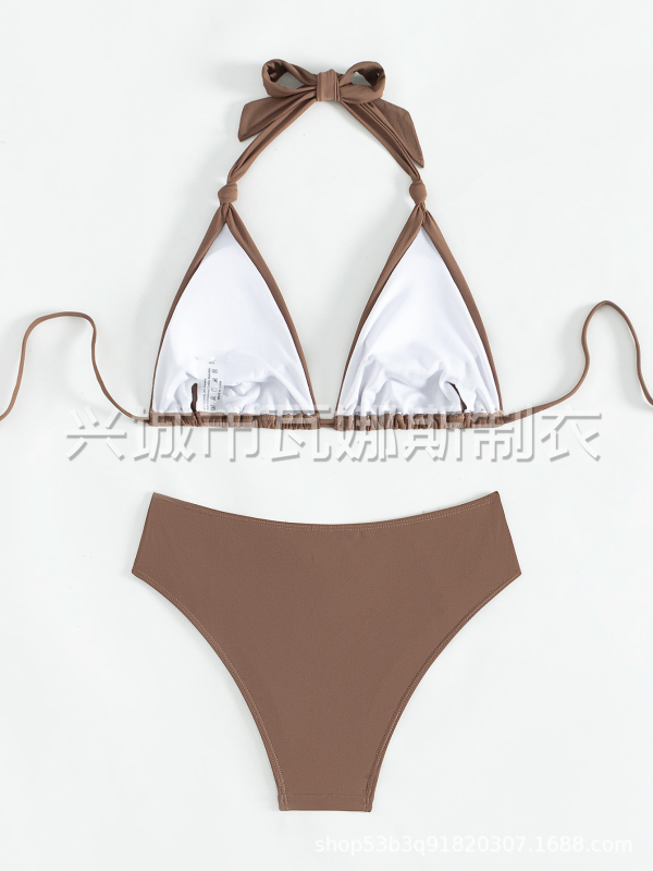Bikini s trokutastim halterom i jastučićem - 80% najlon, 20% spandex; podstava 95% poliester, 5% spandex; jednobojan