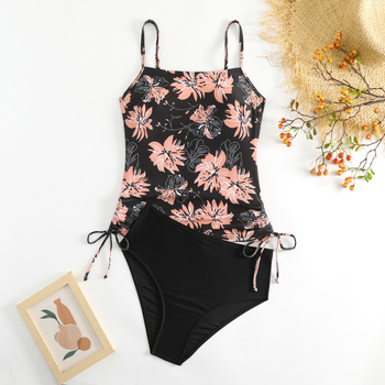 Costum de baie floral, două piese, cu bureţi pentru bust; ţesătură 82% poliester, captuseală 18% elastan, greutate 200 g