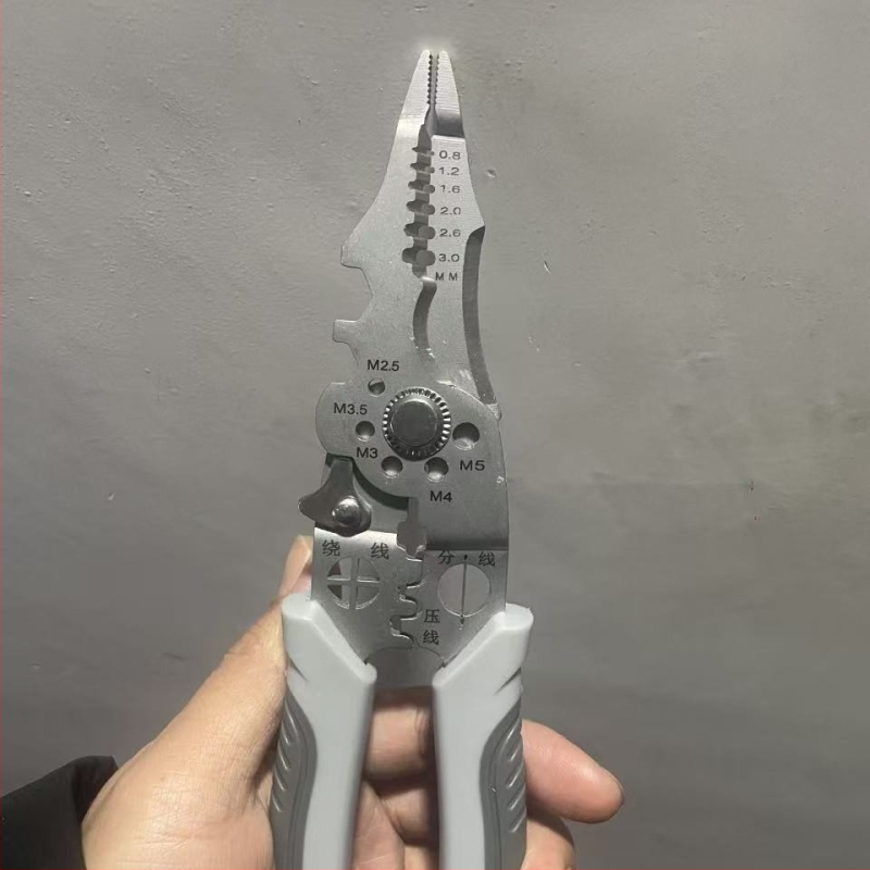Мултифункционални клещи за обелване на кабели с остър връх – електротехничарски инструмент