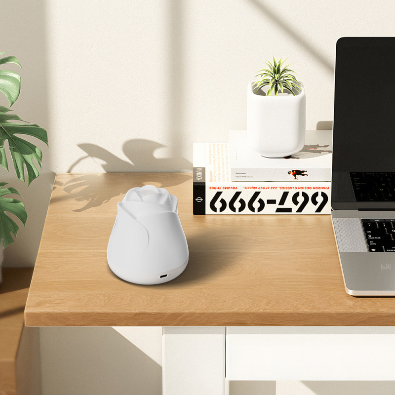 Punjavajuća LED noćna lampica u obliku ruže – nježno svjetlo za oči, moderni minimalistički stil, za noćni ormarić