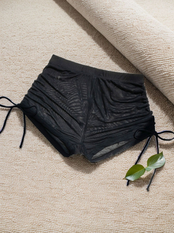 Γυναικείο μαγιό: πολυεστερικό ύφασμα, μονόχρωμο σχέδιο, σορτς από διχτυωτό ύφασμα με κορδόνι και μπλούζα παραλίας για κολύμβηση