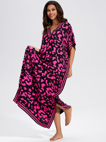 Moterų paplūdimio chalatas-suknelė, laisvo kirpimo; audinys: rayon, iekšinė pudra: medvilnė, svoris: 280 g, tinkama plaukimo ir vandens veiklai