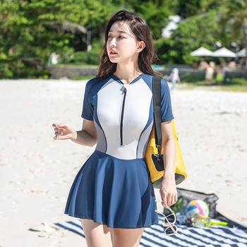 Amanda Γυναικείο ολόσωμο μαγιό - κοντά μανίκια, με επένδυση στήθους, νάιλον 82%, επένδυση πολυεστέρα με 18% σπαντέξ, μοντέλο με χρωματικό συντονισμό