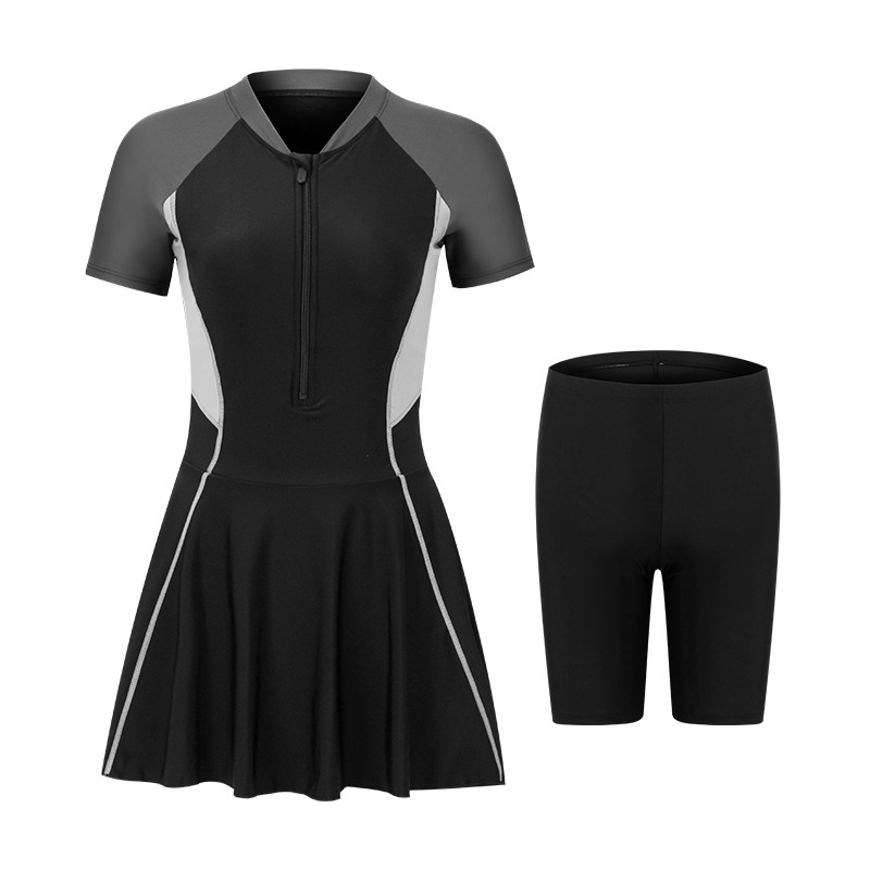 Két részes női fürdőruha, konzervatív hasfedés, melltartó párna, Nylon 85% anyag