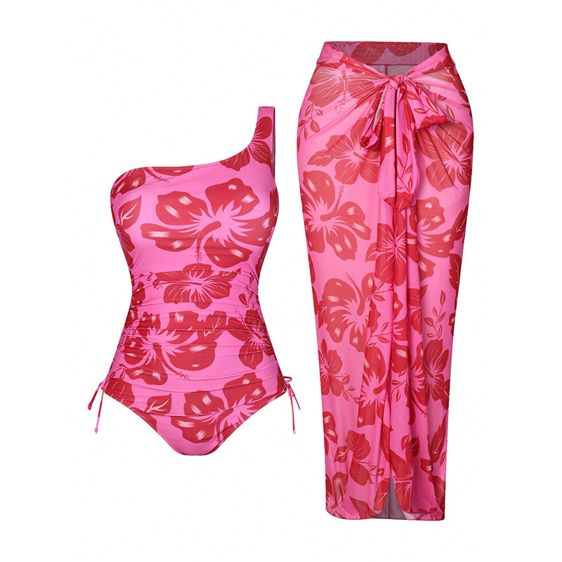 Egyrészes fürdőruha egy vállon, mintázat, beépített melltartó párnázással, poliészter anyagú bélés.