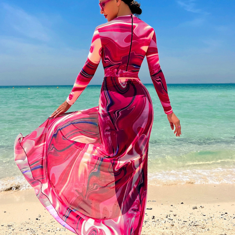 Moterų musulmoniškas maudymosi kostiumėlis su ilgom rankovėm, konservatyvus raštas, trijų dalių komplektas