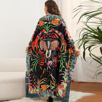 Μακριά φόρεμα με μανίκια τύπου bat, ethnic ρετρό σιλουέτα, ύφασμα πολυεστερικό σατινέ, επένδυση πολυεστερική, βάρος υφάσματος 280 g/m²