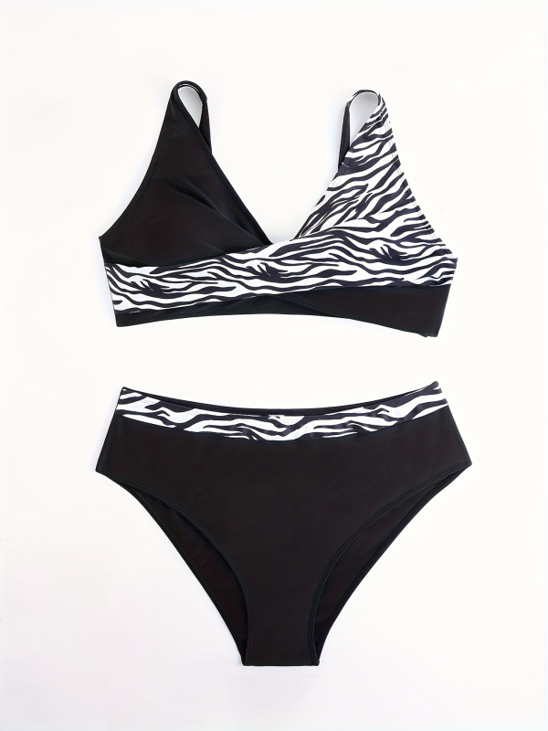 Két részes női bikini szett, párnázott melltartóval, fémes merevítés nélkül, kiváló rugalmasságú anyag; külső anyag: 82% poliészter, 18% spandex; bélés: poliészter; tömeg: 250 g; ujj nélküli felső; alsó rész: briefs