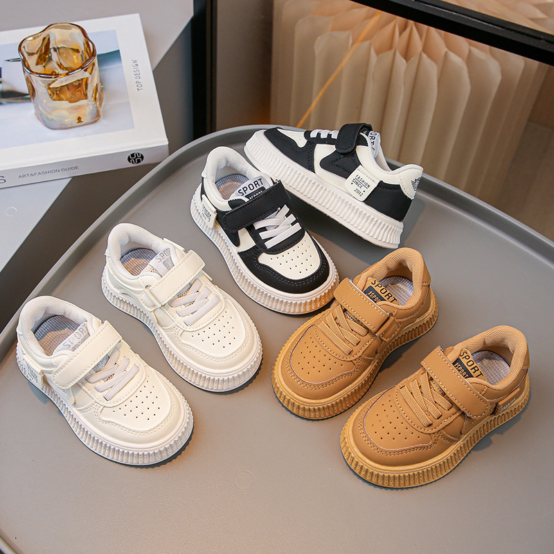 Bērnu sporta apavi ar Velcro aizdari, zemas augšdaļas, gumijas zole, augšdaļa no mākslīgā PU, iekšējā odere no mākslīgās ādas, korejiešu stils, pavasaris un rudens