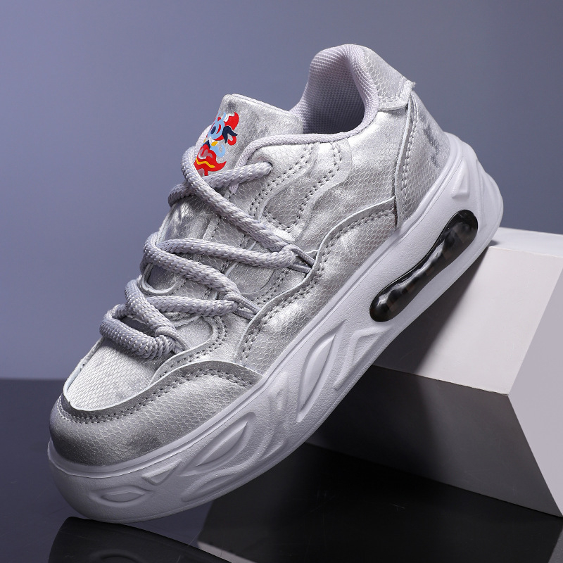 Bērnu sporta kurpes ar sintētisko ādu, bieza zole, priekšējā aizvēršana ar šņorēm, kompozīta zole, tīklveida iekšpuse