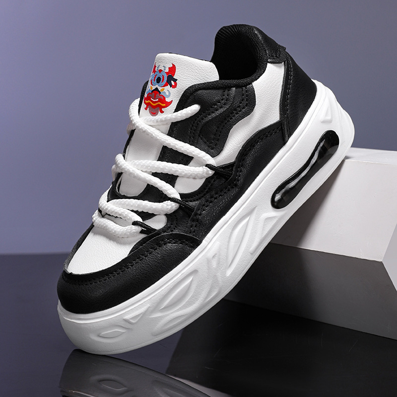 Bērnu sporta kurpes ar sintētisko ādu, bieza zole, priekšējā aizvēršana ar šņorēm, kompozīta zole, tīklveida iekšpuse