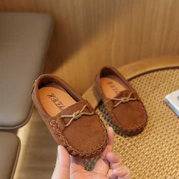 Bērnu slip-on kurpes Korejas stilā, universāls; zole no teļa cīpslas; augšējā daļa no mākslīgās kažokādas; iekšējais ieliktnis no matētas ādas; pretslīdoša zole