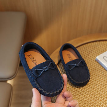 Bērnu slip-on kurpes Korejas stilā, universāls; zole no teļa cīpslas; augšējā daļa no mākslīgās kažokādas; iekšējais ieliktnis no matētas ādas; pretslīdoša zole