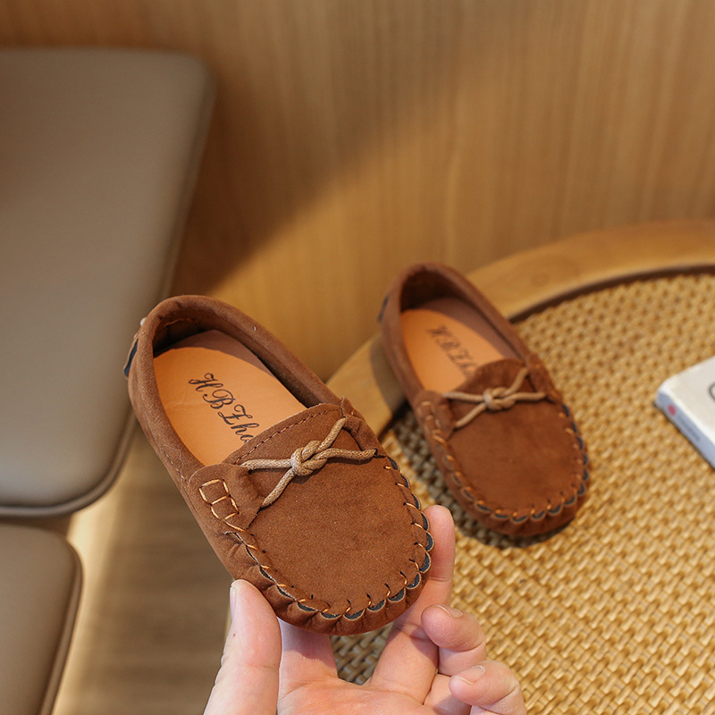 Bērnu slip-on kurpes Korejas stilā, universāls; zole no teļa cīpslas; augšējā daļa no mākslīgās kažokādas; iekšējais ieliktnis no matētas ādas; pretslīdoša zole