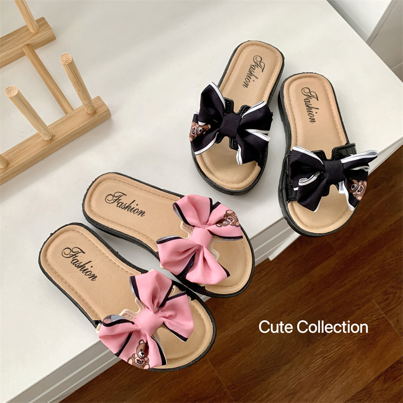 Meitenēm paredzēti karikatūru lāču flip-flopi – PVC augšējā daļa un zole, pretslīdēšana, izturīgi pret nolietošanos, vecuma 4–12 gadi