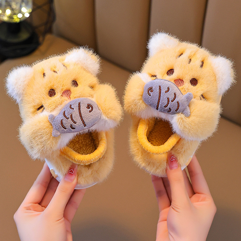 Bērnu iekšējās čības ar karikatūras rakstu, pūkaina augšdaļa, EVA zole, izlaists 2024. gada rudens